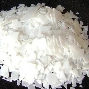 Fabricant de soda Naoh solide feuilleté blanc de qualité industrielle à 99%